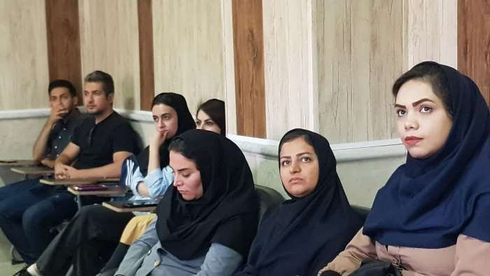 /uploads/16/جلسه_دفاع_خانم_عبادات_1_136280.jpg